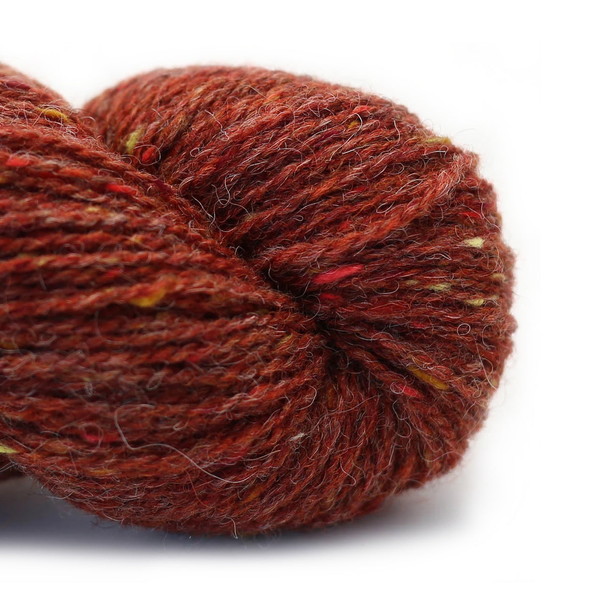 Hey Mama Wolf Yarn 011 Algaí Dearga Red Beara