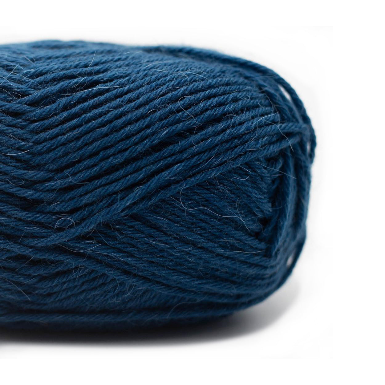 Kremke Soul Wool 041 deep blue Edelweiss Alpaca 6 Ply
