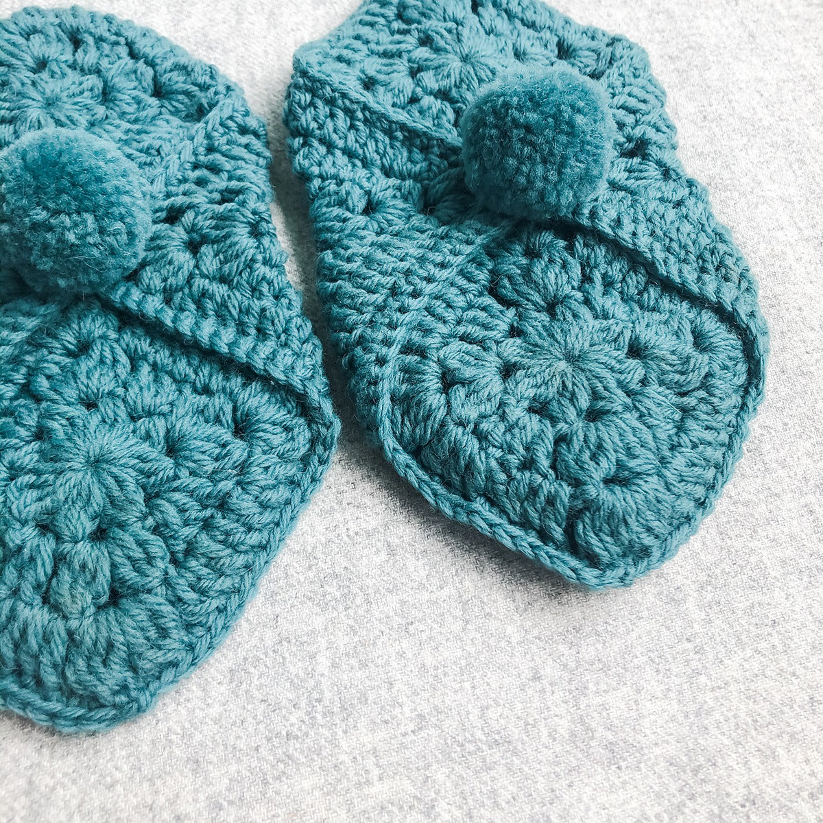 Kelbourne Woolens Kits Year of Gifts Kit - July Hosta Slippers