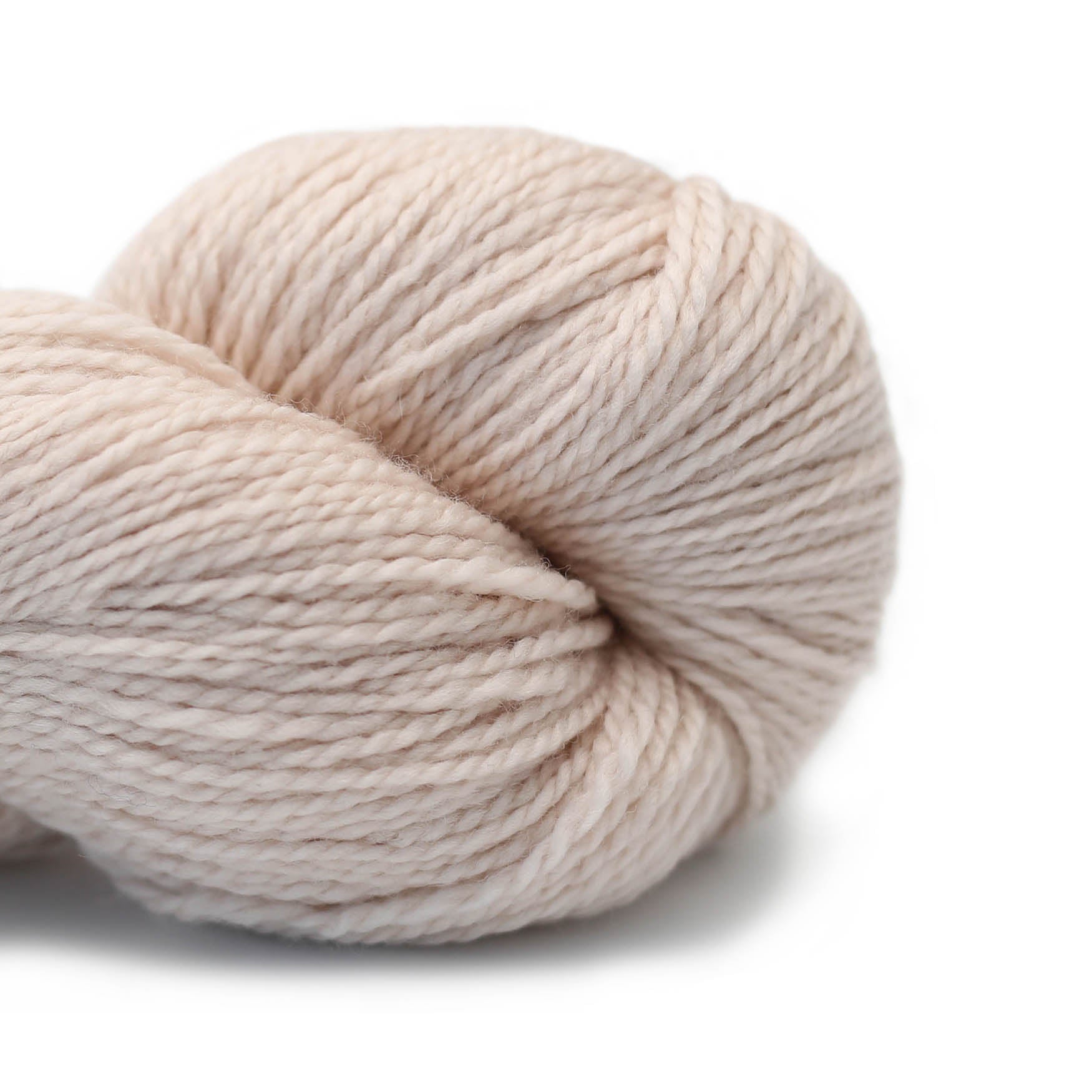 Hey Mama Wolf Yarn 16 Ghost Pipe Light Beige Mokosh