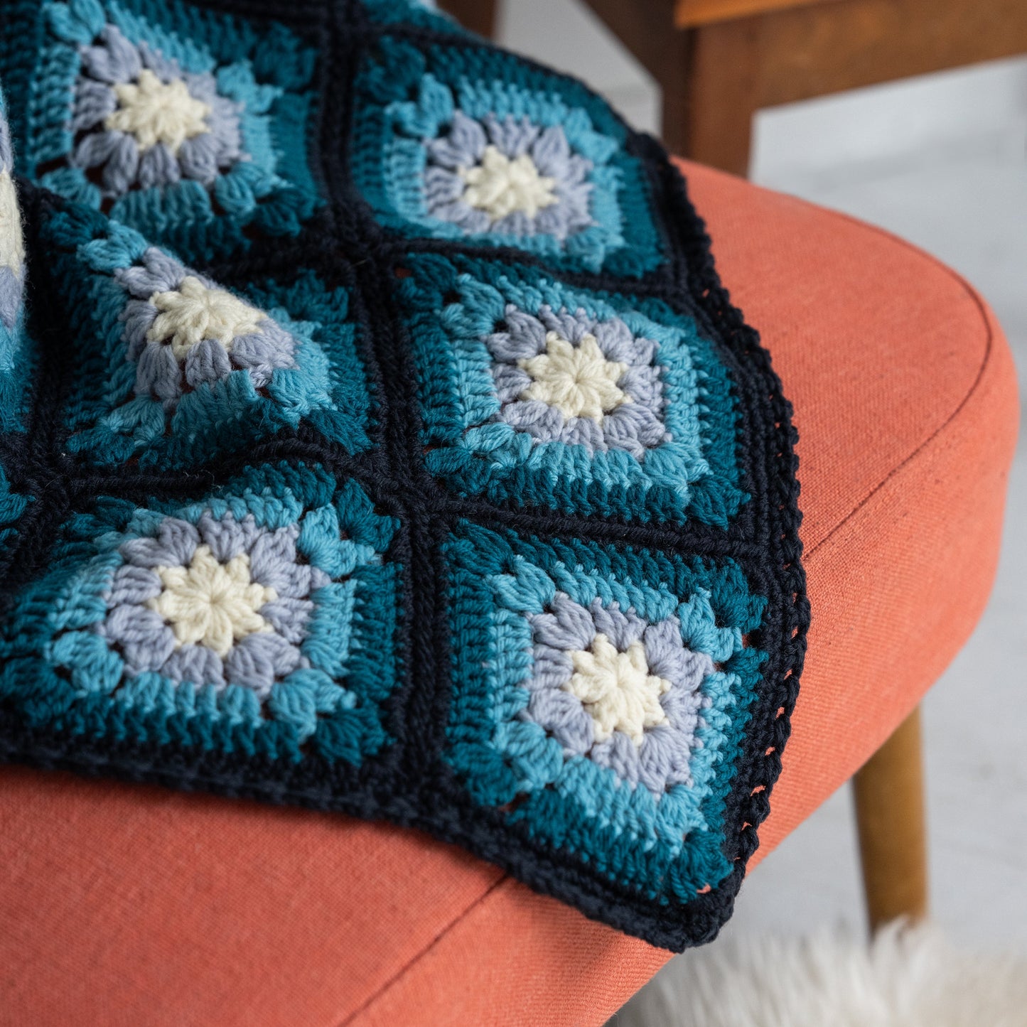 Kelbourne Woolens Patterns Puff Stitch Granny Square Blanket